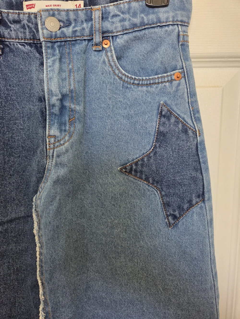 Levi's Two-Tone Blue Denim Skirt with Star Patches Western Cowgirl Rodeo 14 Girl